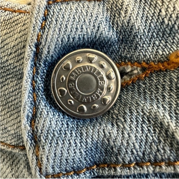 Brandy Melville Light wash Distressed Denim Jean Shorts - Picture 9 of 9